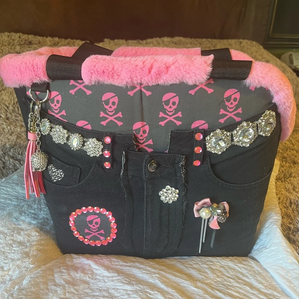 Pet luxury bag carrier.